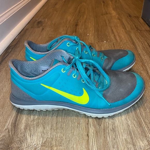 Nike Running Shoes - Picture 1 of 6